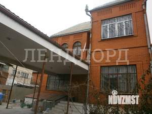 Дом 525м&sup2;, 2-этажный, участок 5 сот.  