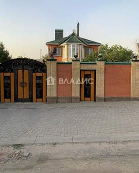 Дом 387м², 2-этажный, участок 5 сот.  