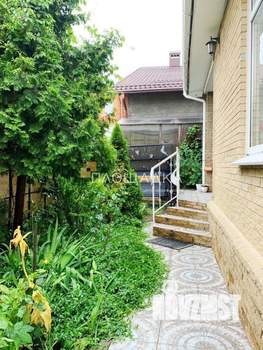 Дом 240м², 2-этажный, участок 3 сот.  