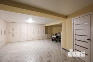 Дом 280м&sup2;, 3-этажный, участок 5 сот.  