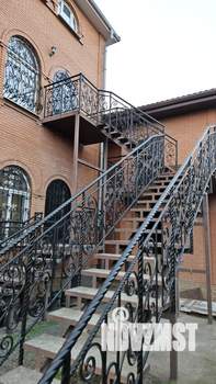 Дом 480м&sup2;, 3-этажный, участок 6 сот.  