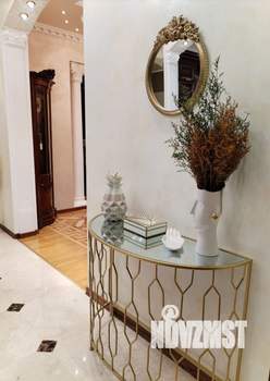 Дом 640м&sup2;, 3-этажный, участок 6 сот.  