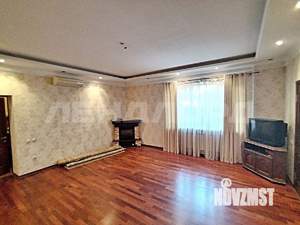 Дом 236м&sup2;, 3-этажный, участок 3 сот.  