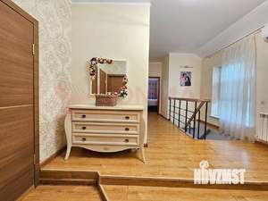 Дом 205м², 2-этажный, участок 9 сот.  