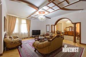 Дом 448м&sup2;, 2-этажный, участок 8 сот.  