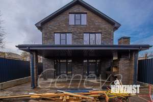 Дом 230м&sup2;, 3-этажный, участок 4 сот.  