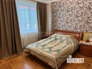 Дом 292м², 3-этажный, участок 6 сот.  