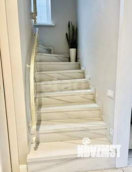 Дом 100м&sup2;, 2-этажный, участок 3 сот.  