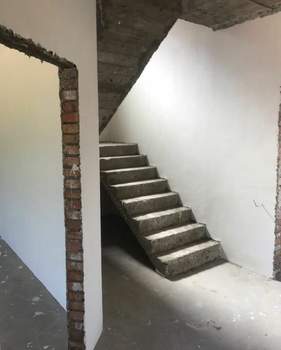 Дом 130м&sup2;, 2-этажный, участок 4 сот.  