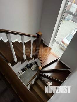 Дом 100м&sup2;, 2-этажный, участок 3 сот.  