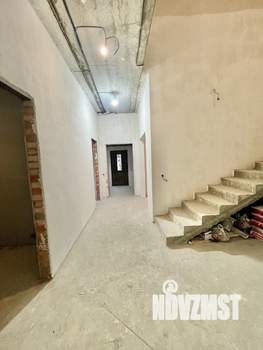 Дом 200м&sup2;, 2-этажный, участок 4 сот.  