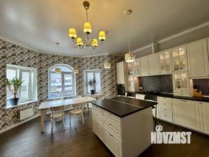 Дом 250м&sup2;, 2-этажный, участок 6 сот.  