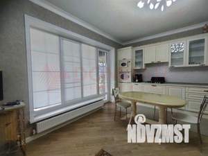 Дом 130м&sup2;, 2-этажный, участок 3 сот.  