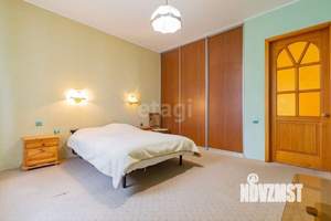 Дом 286м&sup2;, 2-этажный, участок 4 сот.  