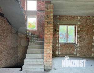 Дом 205м&sup2;, 3-этажный, участок 6 сот.  