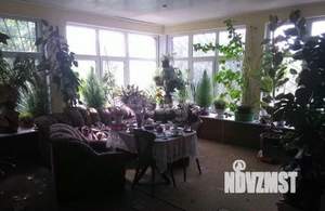 Дом 327м&sup2;, 2-этажный, участок 6 сот.  