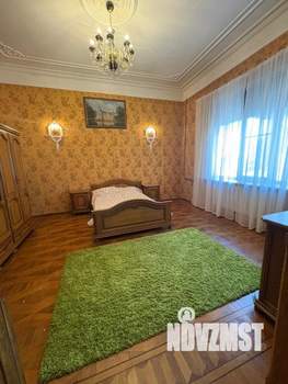 Дом 594м&sup2;, 4-этажный, участок 5 сот.  