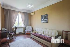 Дом 380м&sup2;, 3-этажный, участок 4 сот.  