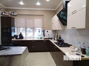 Дом 184м&sup2;, 2-этажный, участок 6 сот.  