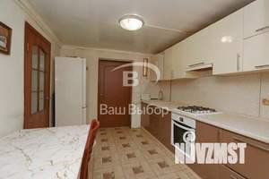 Дом 80м&sup2;, 2-этажный, участок 6 сот.  