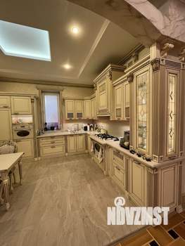 Дом 220м&sup2;, 2-этажный, участок 6 сот.  