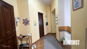 Дом 220м&sup2;, 2-этажный, участок 3 сот.  