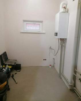 Дом 180м&sup2;, 2-этажный, участок 4 сот.  