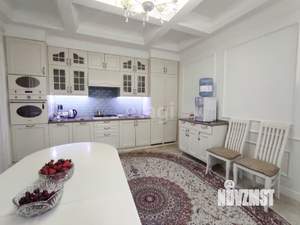 Дом 320м², 3-этажный, участок 3 сот.  