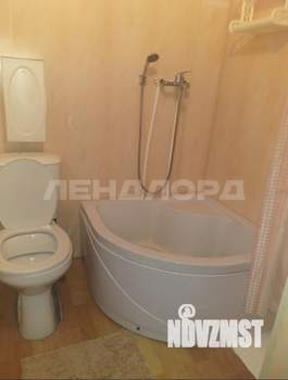 Дом 30м&sup2;, 2-этажный, участок 1 сот.  