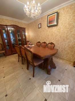 Дом 280м², 2-этажный, участок 3 сот.  