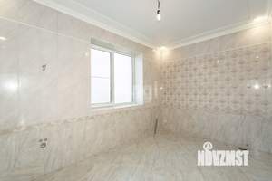 Дом 300м&sup2;, 3-этажный, участок 4 сот.  