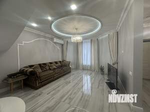 Дом 185м&sup2;, 3-этажный, участок 6 сот.  