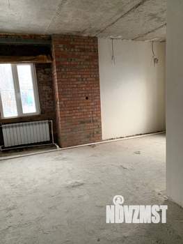 Дом 100м&sup2;, 2-этажный, участок 3 сот.  