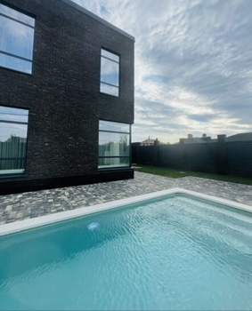 Дом 250м&sup2;, 2-этажный, участок 6 сот.  