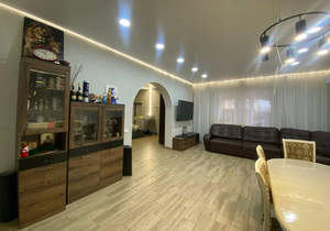 Дом 186м&sup2;, 2-этажный, участок 4 сот.  