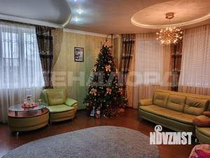 Дом 175м&sup2;, 2-этажный, участок 4 сот.  