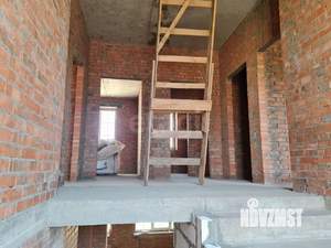 Дом 289м&sup2;, 2-этажный, участок 4 сот.  