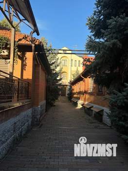 Дом 870м², 4-этажный, участок 19 сот.  
