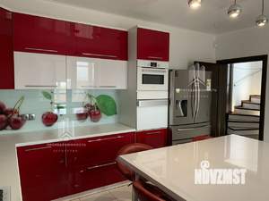Дом 250м², 2-этажный, участок 5 сот.  