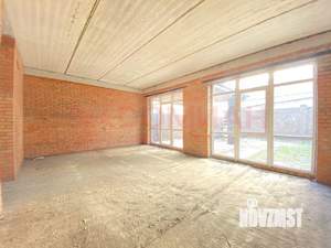 Дом 215м&sup2;, 3-этажный, участок 3 сот.  