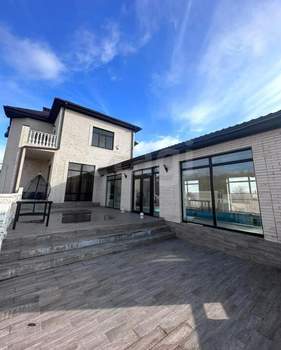 Дом 550м&sup2;, 3-этажный, участок 1032 сот.  