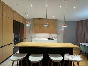 Дом 330м², 3-этажный, участок 6 сот.  