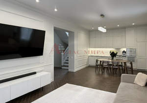 Дом 220м&sup2;, 3-этажный, участок 3 сот.  