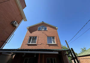 Дом 200м&sup2;, 3-этажный, участок 2 сот.  