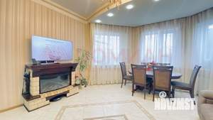 Дом 245м&sup2;, 2-этажный, участок 4 сот.  