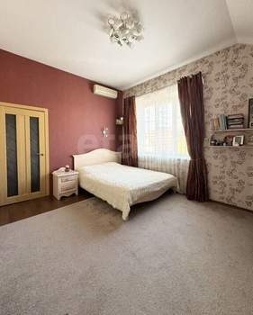 Дом 247м&sup2;, 2-этажный, участок 594 сот.  