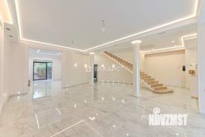 Дом 604м², 3-этажный, участок 761 сот.  