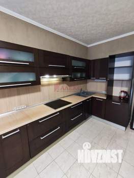 Дом 310м&sup2;, 2-этажный, участок 3 сот.  