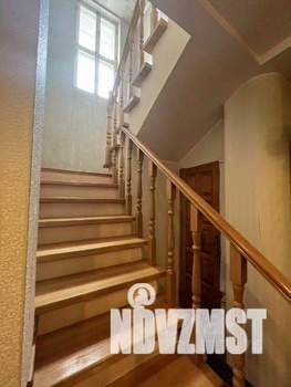 Дом 254м², 2-этажный, участок 6 сот.  