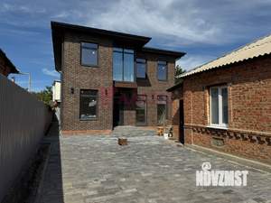 Дом 180м&sup2;, 2-этажный, участок 4 сот.  